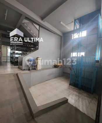 Ruko di Moch Ramdhan, Bandung 300 m Bagus SHM