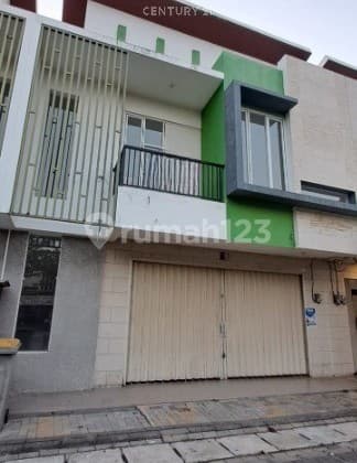 Commercial Green Ara Bekasi Shop House for Rent with Busy Access