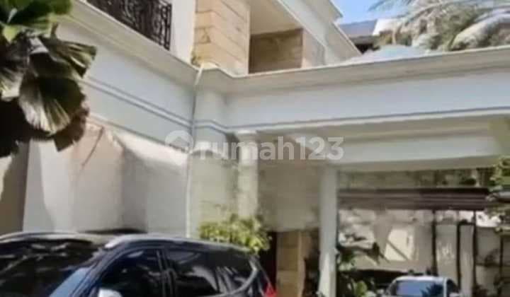 Exclusive Luxury House in Menteng - Elite Neighborhood, 24-Hour Security