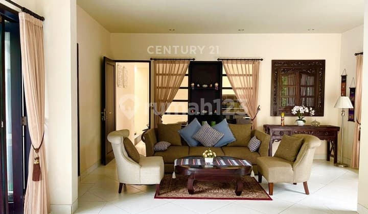 Translation: For Sale Jimbaran Bali Villa House Strategic Location Near Beach