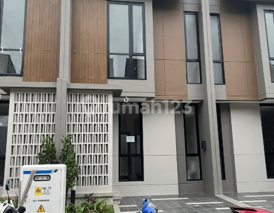 Rumah di Cluster Viola Summarecon Crown Gading, Lokasi Strategis & Nyaman