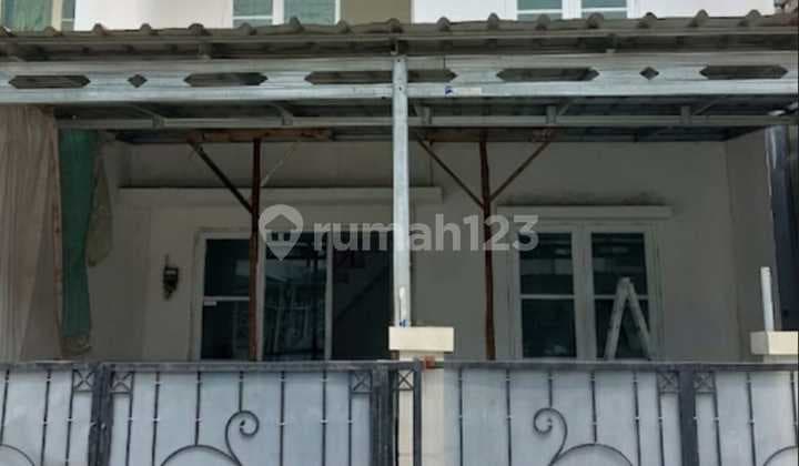 Ready-to-Occupy 2-Story House in Gading Arcadia, Pegangsaan 2, Kelapa Gading, North Jakarta