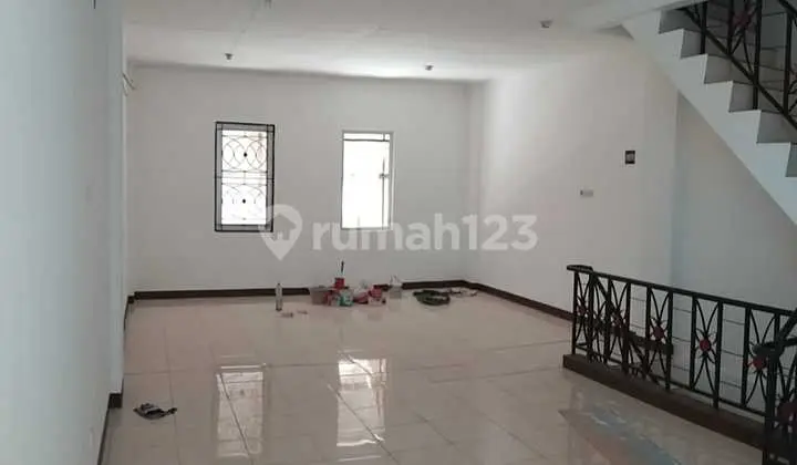 Ready-to-Use 2.5-Story Shop House on Boulevard, Harapan Indah, Bekasi