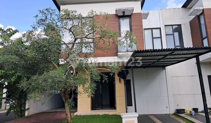 Disewakan Rumah Cantik dan Menarik di Holland Village, Harga Sangat Murah