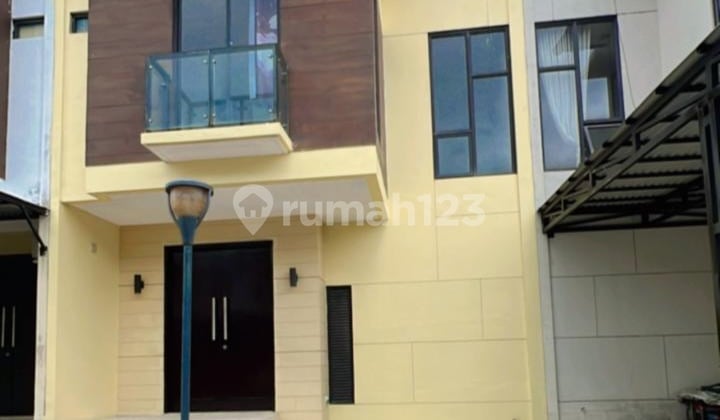 Disewakan Rumah Cantik Daerah Holland Village, Harga Sangat Murah