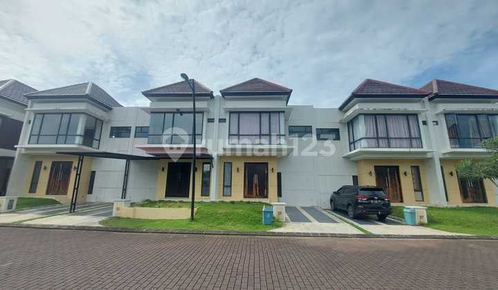 Disewakan Rumah Cantik Full Furnish di Holland Village, Harga Sangat Murah