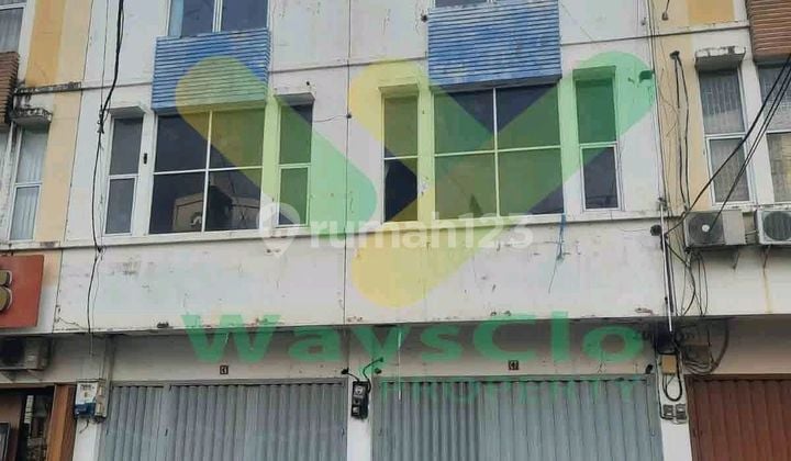 Disewakan Ruko Gandeng Sangat Strategis Daerah Wenang, Harga Sangat Murah