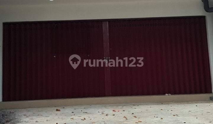 For Rent: Beautiful and Strategic Shop House in Wenang Area, Very Affordable Price