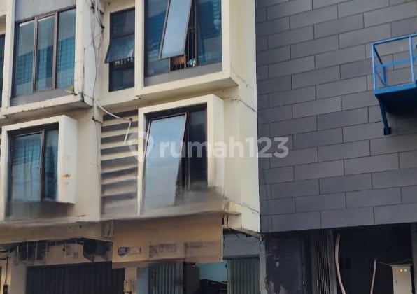 For Sale: Beautiful and Attractive Shophouse in Megamas Area, Very Cheap Price For Sale: Beautiful and Attractive Shophouse in Megamas Area, Very Cheap Price