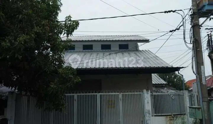 Rumah 400 Meter Dari Pasar Perum Dan Rumah Sakit Trafic Ramai