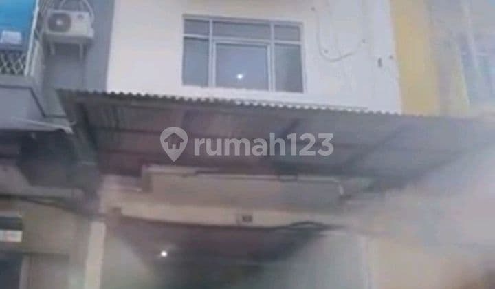 For Rent: 3.5-Story Shop House in Taman Palem Lestari (Boulevard Street), Cengkareng, West Jakarta