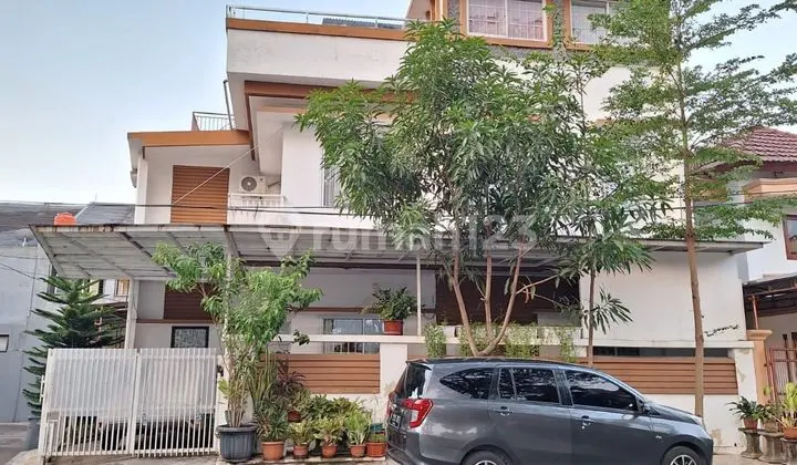 FOR SALE...
3-story house in Citra Garden 2
Pegadungan, Kalideres, West Jakarta