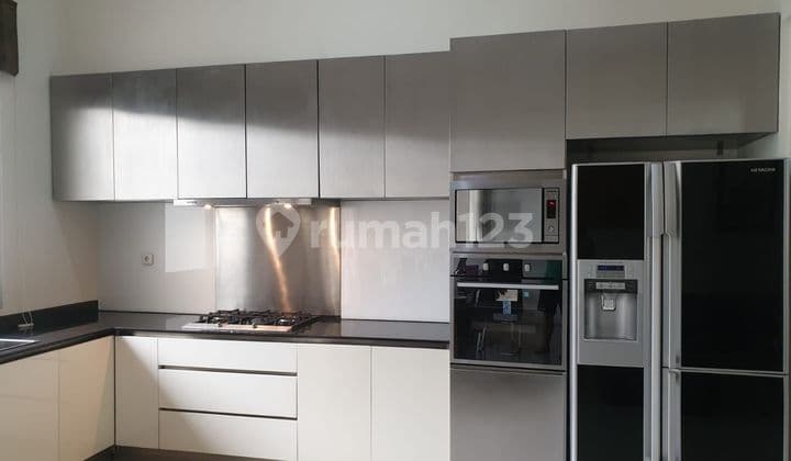 Dijua cepat Rumah 2.5 lantai di Citra Garden 6, tegal alur,
Jakarta Barat