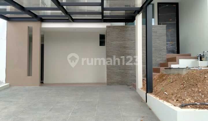 For Quick Sale: 2.5-Story House in Citra Garden 8, Kalideres, West Jakarta.