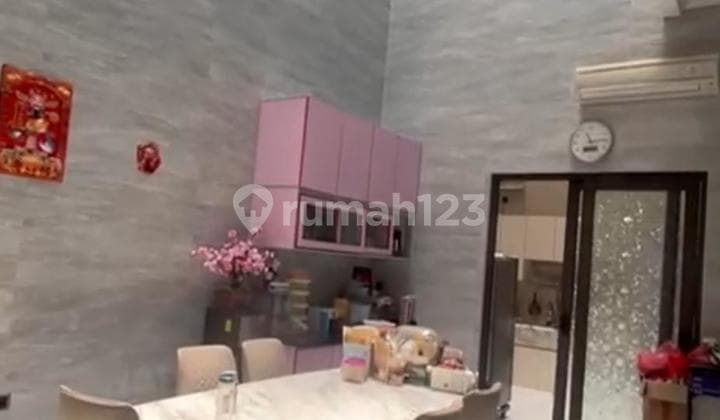 Dijual Rumah Mewah 3 Lantai di Citra 3, Kalideres, Jakarta Barat.