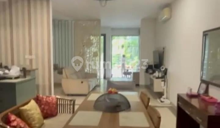Dijual Rumah Bagus Siap Huni 3 Lantai di Citra 8, Kalideres, Jakarta Barat.