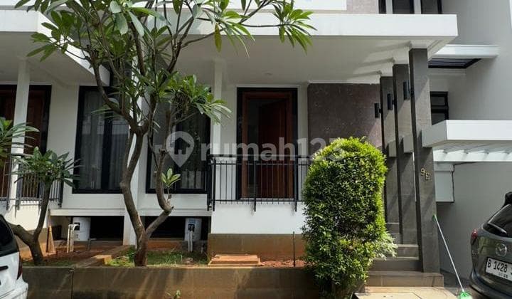 Dijual Cepat Rumah 3 Lantai di The Willow Townhouse, Ragunan, Ps Minggu, Jakarta Selatan.
