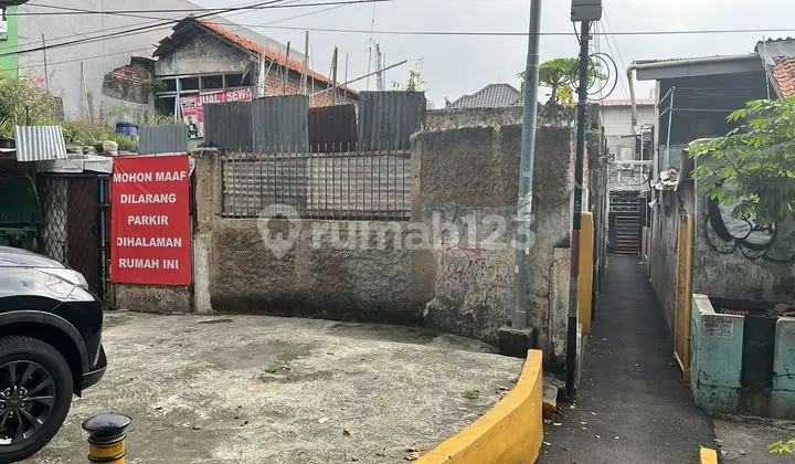 For Sale/For Rent, Land/Old House on Jl Jendral Ahmad Yani Raya, Utan Kayu Selatan, Matraman, East Jakarta.