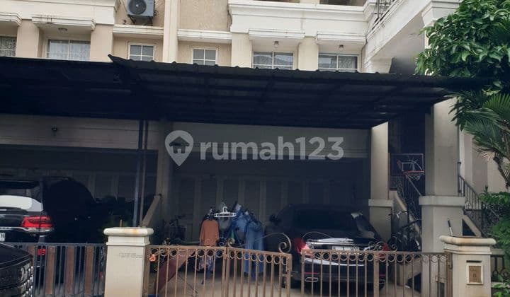 Rumah Murah 3 Lantai di Perumahan Gading Grande Residence