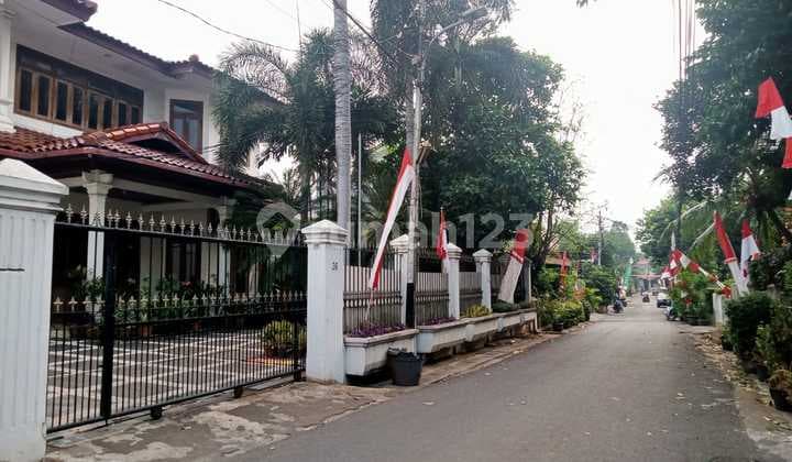 Dijual Rumah Murah 2 Lantai Dikawasan Kebayoran Baru