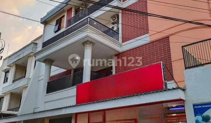 Ca948 For Sale Exclusive Boarding House Ready to Occupancy with Ice Cream Business Bonus, SHM in Siwalankerto Surabaya
