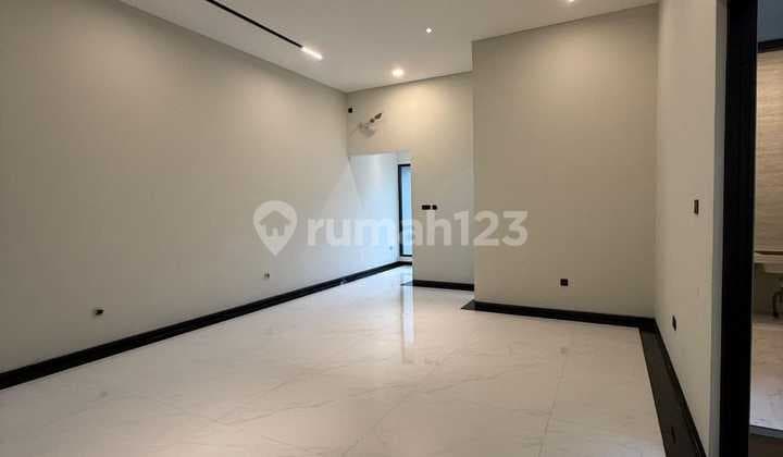 Ca958 Dijual Rumah Baru Minimalis Cakep Siap Huni Strategis SHM di Manyar Surabaya