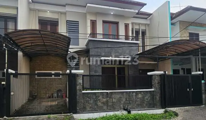 EMA422 - For Sale: Beautiful and Affordable Ready-to-Occupy House with Freehold Certificate in Galaxy Bumi Permai, Surabaya