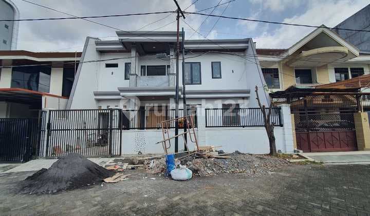 Ca959 Dijual Rumah Baru Modern 2 LT Dekat Universitas SHM di Manyar Surabaya