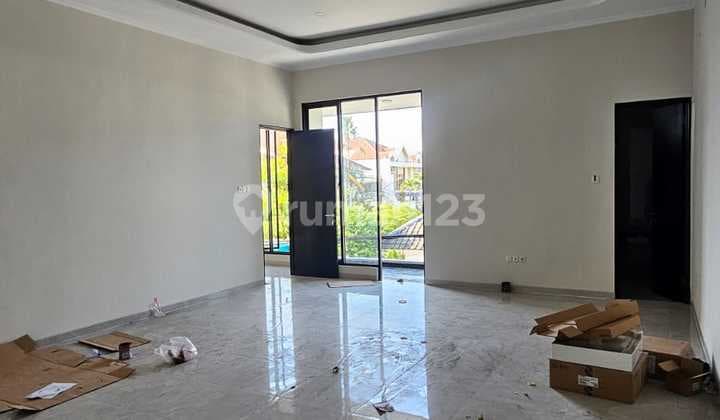 Ema411 Dijual Rumah Baru Hook Siap Huni Dekat Pusat Perbelanjaan SHM di Sutorejo Prima