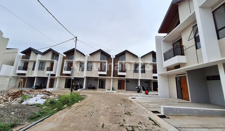 Rumah 2 Lantai Siap Di Huni Lokasi Strategis Di Bakti Jaya