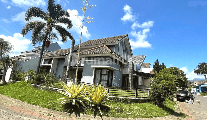 Dijual Cepat Villa 1,5 Lantai Posisi Hoek puncak Tidar, Malang