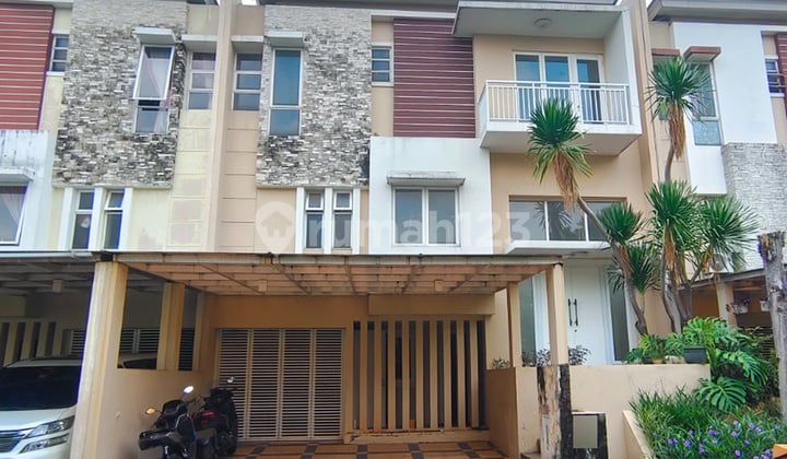 Lotus Summarecon Bekasi Twin Main Road Lake View Split Level Morizen RARE LIMITED EDITION