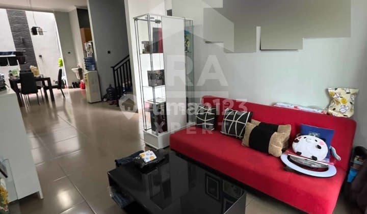 Quick Sale: Modern Luxury 2-Story House with SHM, Ready to Occupy, Semi-Furnished, Pulo Asem, East Jakarta