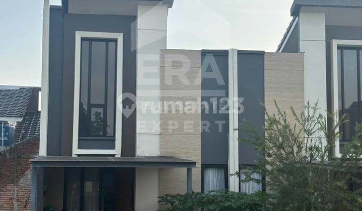 Rumah Cantik Dijual Dalam Cluster View Taman di Grand Duta City, Bekasi.