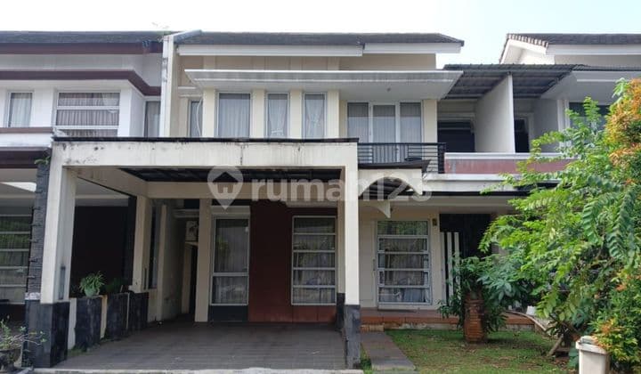 House Sale Price Reduced in BSD, 240 Square Meters, Large Backyard, 5 Minutes to Toll and BSD Modern Market.