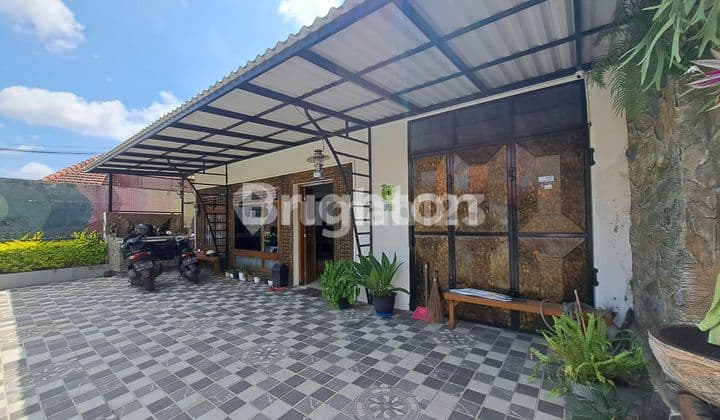 Hanya 3 Menit Ke Alun2 & Jatimpark! Rumah 2 Lantai Pusat Kota Batu