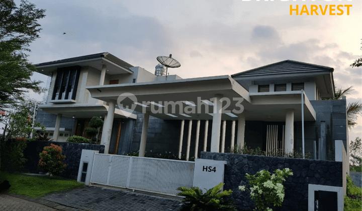 Rumah Mewah 2 Lantai Ada Kolam Renang Kawasan Elit Araya