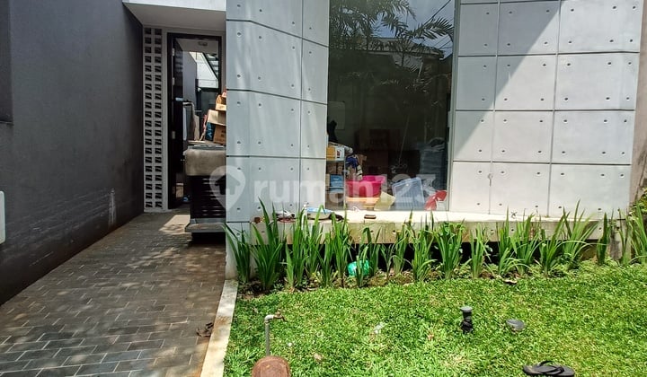 1-Story Villa Ready to Live In, City Center Batu, Close to Various Tourist Attractions