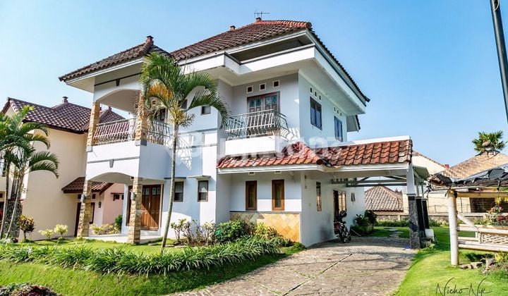 Hanya 5 Menit Ke Jatimpark 1 & Museum Angkut! Villa 2 Lantai Siap Huni Pusat Kota Batu