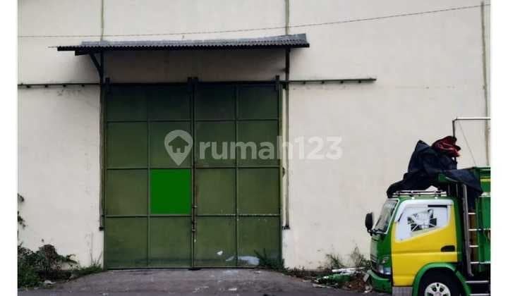 Gudang di Tambak Langon