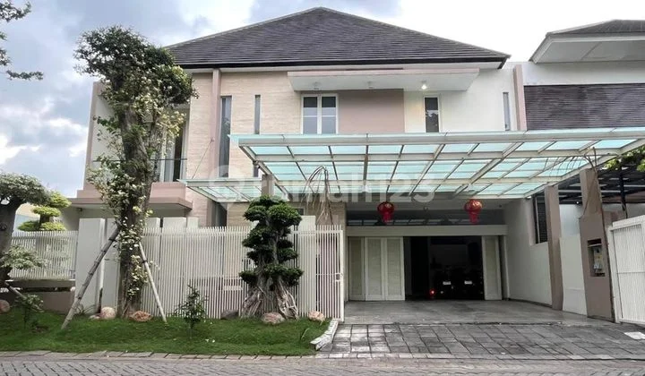 Minimalist Luxury House in Pakuwon Indah Imperial Golf Minimalist Luxury House in Pakuwon Indah Imperial Golf