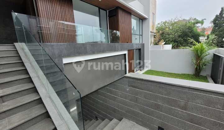 Dijual Rumah 3 Lantai Akses Mudah Dekat Tol Pasteur Bandung