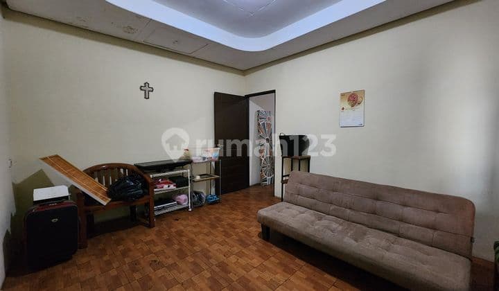 Rumah 2 Lantai Terawat Siap Huni Strategis Di Jalan Merdeka