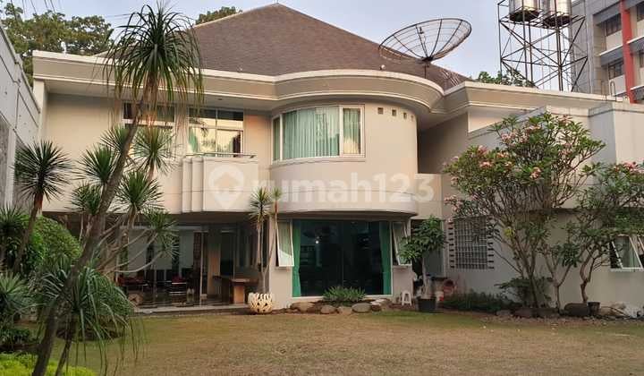 Dijual Rumah Mewah Furnish Siap Huni di Sayap Dago