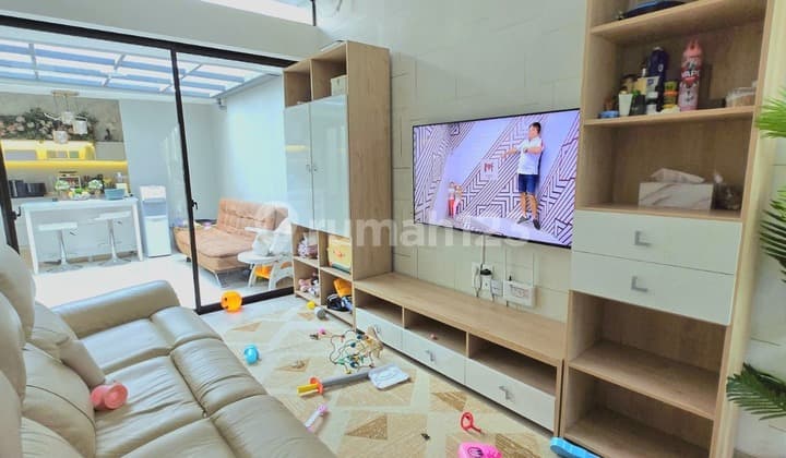 Rumah 2 Lantai Lokasi Sangat Strategis Di Summarecon Bandung
