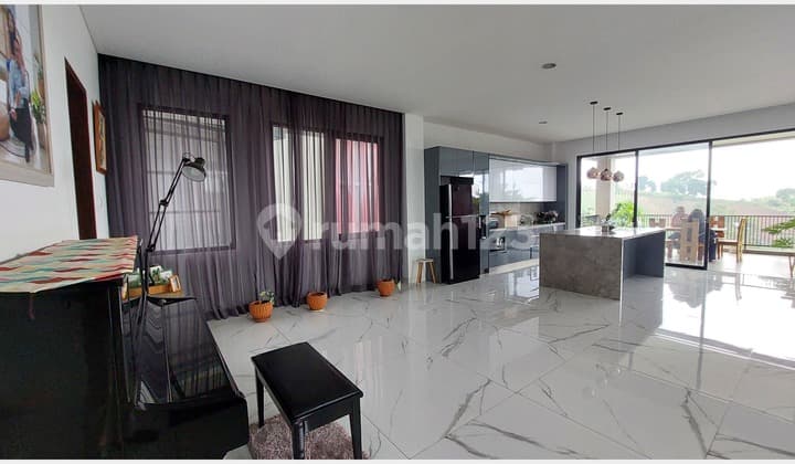 Villa Megah 3 Lantai Full Furnished Di Dago Pakar Bandung