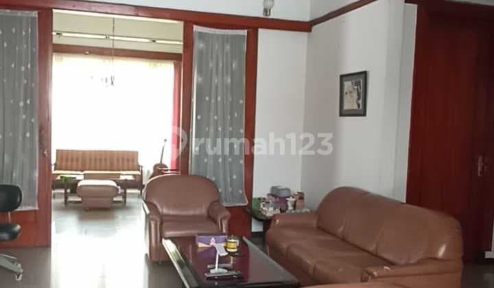 Spacious Well-Maintained House in the Heart of Bandung City, Gatsu Wing.