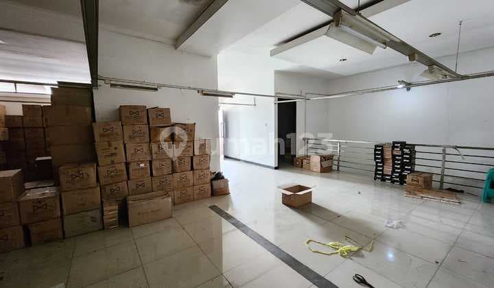 Rumah Cocok Untuk Ruang Usaha di Rajawali Sakti, Kota Bandung