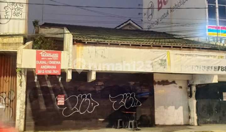 Dijual / Disewa Rumah Pinggir Jalan Raya 1,5lantai di Jl. Satria Grogol