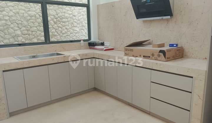 Rumah Setraduta Grande Raya 2 Lantai
